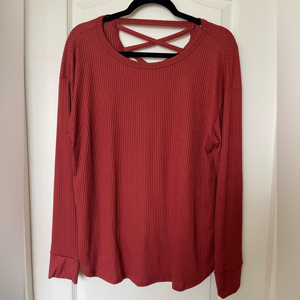 HoneyMe burnt orange criss cross neckline top size Medium. New!